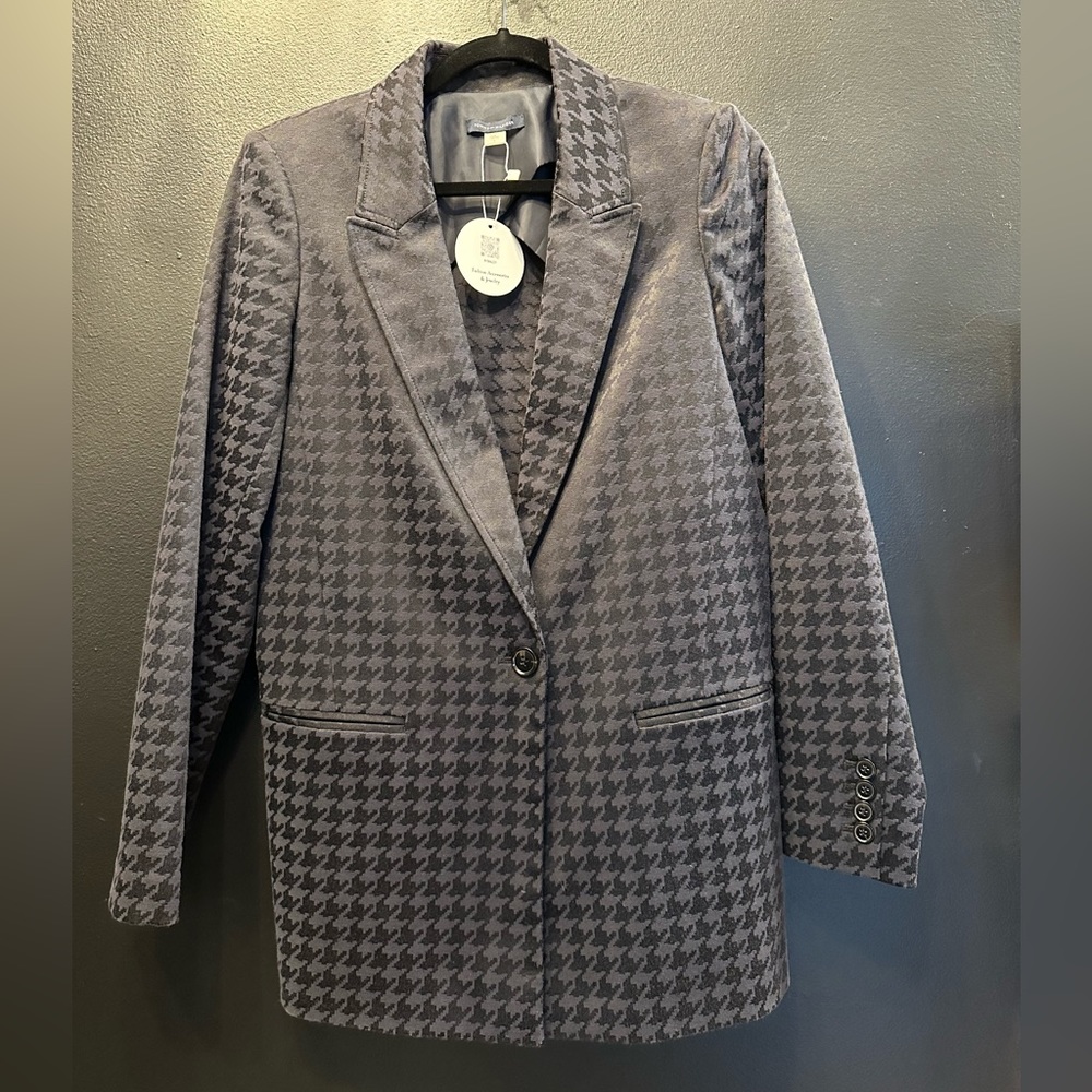TOMMY HILFIGER suit.